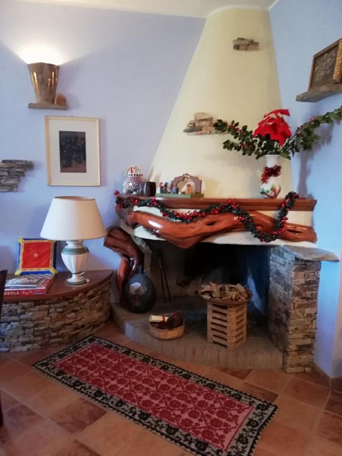 Agrifoglio B&B Con Giardino Aritzo Extérieur photo