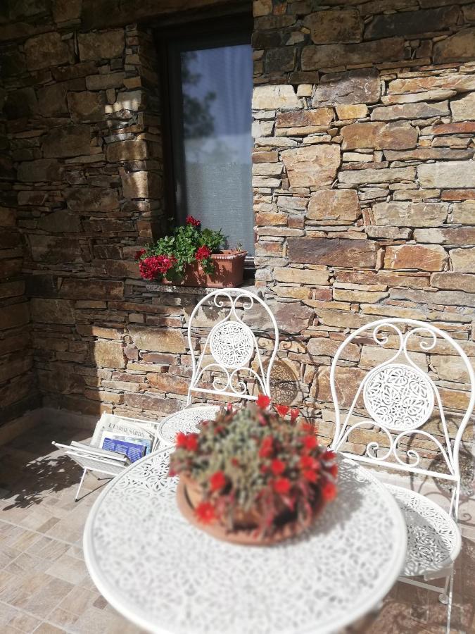 Agrifoglio B&B Con Giardino Aritzo Extérieur photo