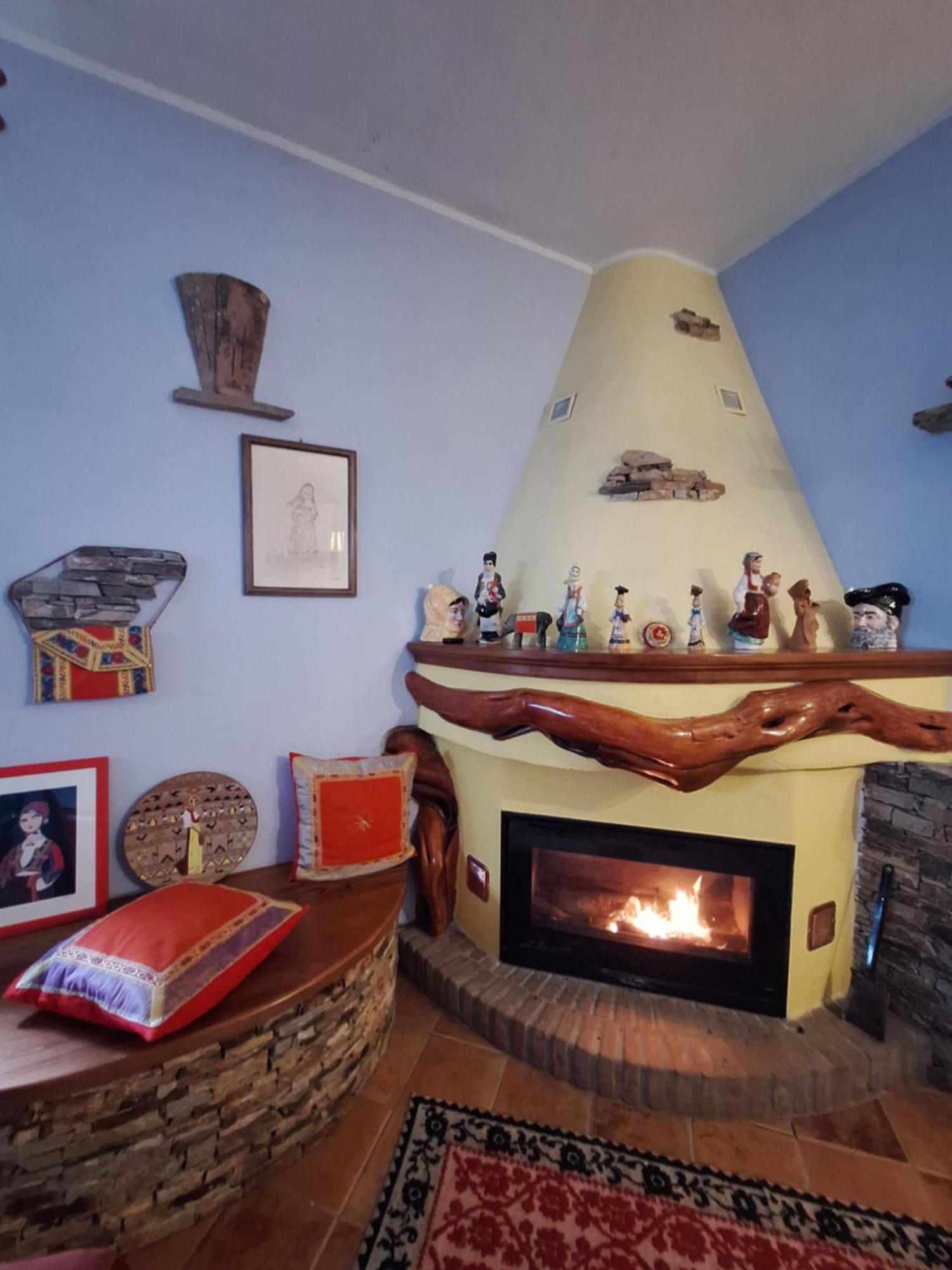 Agrifoglio B&B Con Giardino Aritzo Extérieur photo